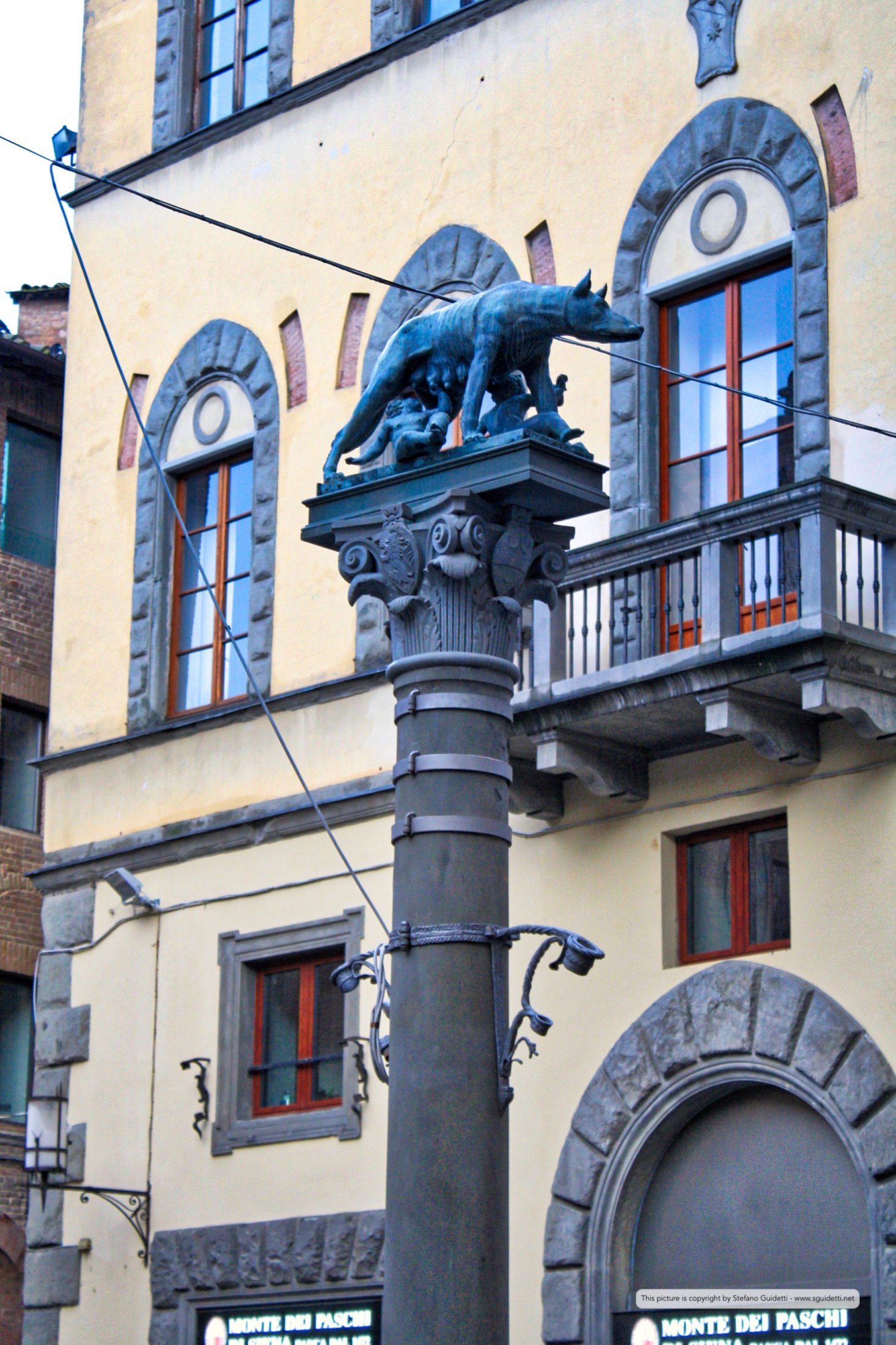 Piazza Tolomei